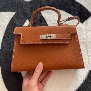 *Similar* small handbag (worn once)